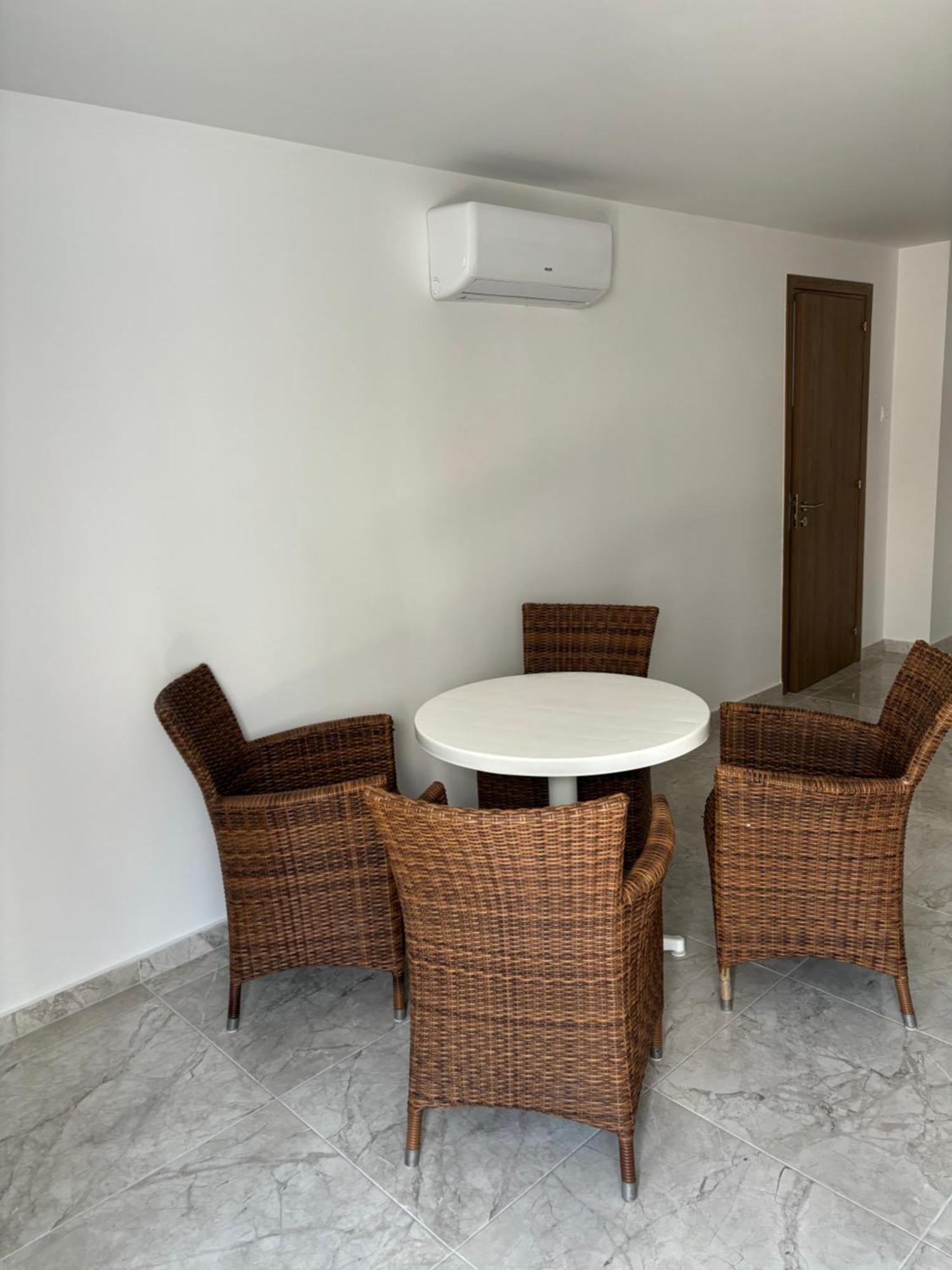 Luca Apts Napa ไอยานาปา ภายนอก รูปภาพ